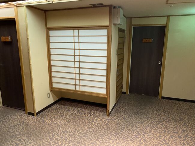 老舗温泉旅館のインテリア