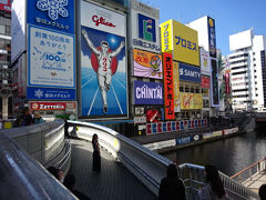 朝でも人が多いです。