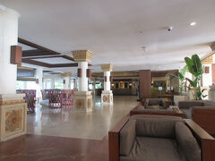 ホテルのロビー。ずっと同じホテルに連泊なので、そこはとても楽でした。