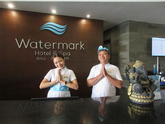 フロントのスタッフさん。気軽に答えてくれました。