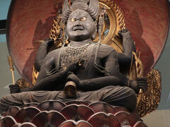 カンデオホテルズ大阪心斎橋の1階が、お寺なんですね
こんな構造初めて見た
けっこう衝撃的
https://prtimes.jp/main/html/rd/p/000000098.000056369.html

中の愛染明王