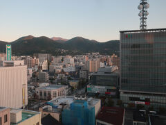 １０月２４日（金）天気に恵まれ、今日も気持ちよく過ごせそうです

６：００に起床し６：３０からの朝食に出かけます