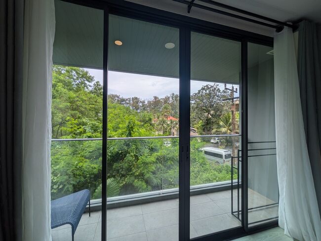 ちなみに、ココテルは広めのバルコニー付きでした。<br />ツインベッド＋二段ベッドの客室などもあり、子連れファミリーにはありがたいですね。