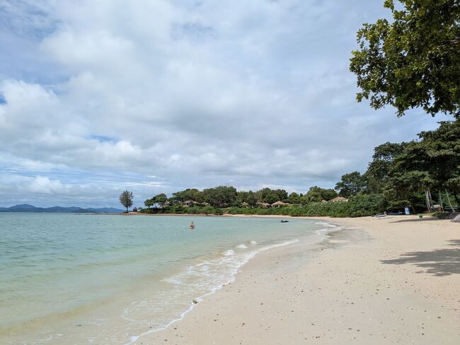 こちらのビーチ、満潮時は消えてました