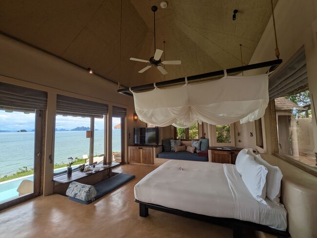 ひゃ～、素敵～！<br />オフシーズンということもあり、予約した「1ベッドルームヴィラ・ガーデンビュー」から「1ベッドルームヴィラ・シービュー専用プール付き」へとアップグレードしていただきました。そのかわりレートチェックアウトはなし。<br />マリオットはプラチナ会員でも、海外にくると有難さが身にしみます。