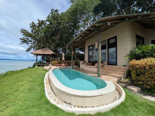 しばしプールサイドでボーっとします。幸せ(*'ω'*)