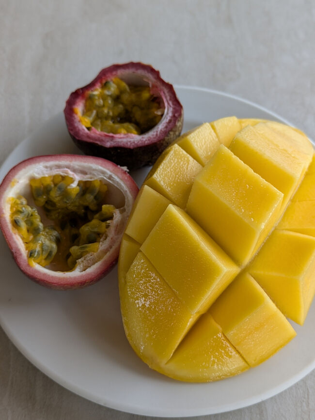 マンゴーのカットをお願いしました。<br />パッションフルーツとマンゴーがあれば幸せ(*'ω'*)