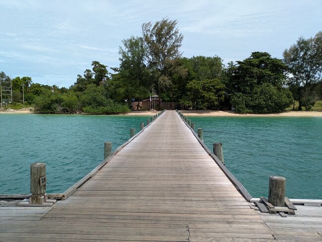 12時にバギーが迎えに来てくれ、レセプションで清算。<br />清算後バギーでポートまで。途中ゴングを鳴らす儀式。