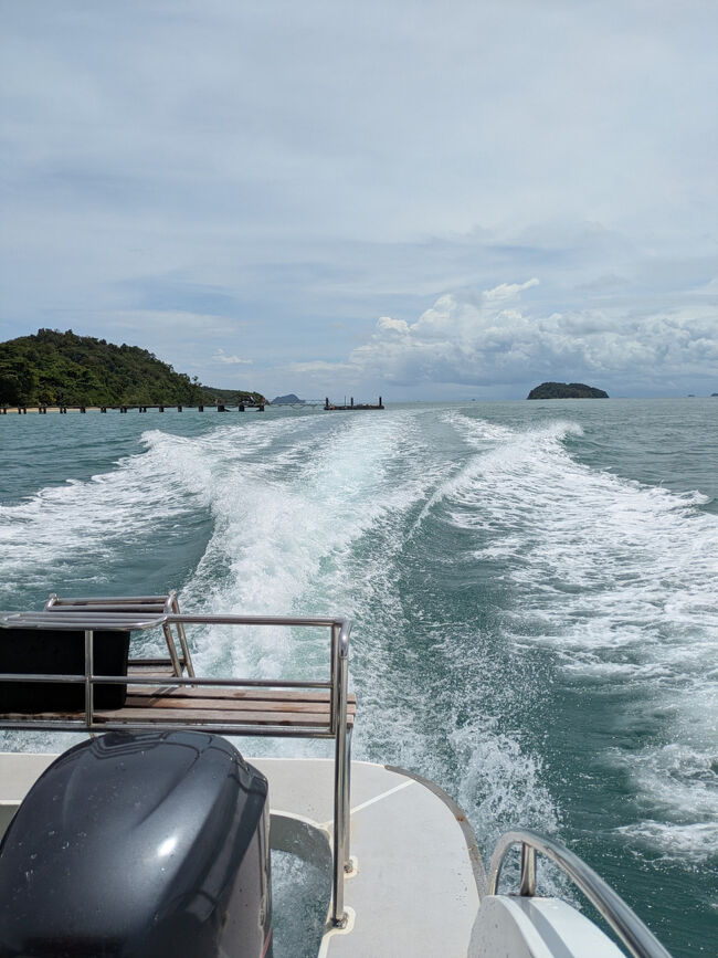 12時30分発のボートを予約していました。<br />帰りはゲスト5人。