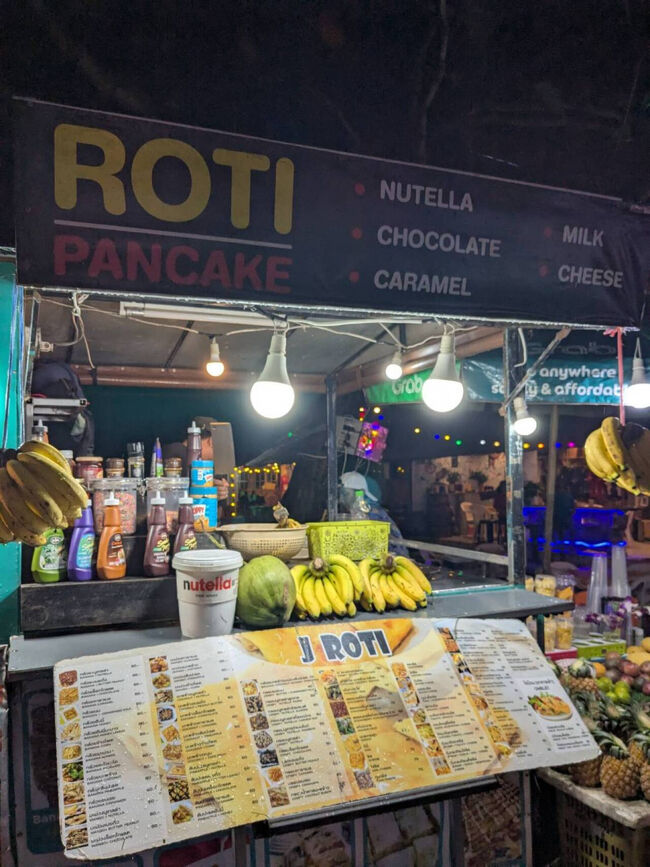 食後のデザートにロティもテイクアウト。<br />とっても親切な店員さんで、翌日も買いに行っちゃいました。