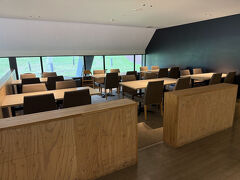 初日の朝食はレストラン ミカクにて。朝食会場は３つあるのですが、ここが一番遅くまで空いているレストラン。しかし9時過ぎに向かうとかなりいっぱいで入るまでに１５分ほど待ちました。１０分後くらいに来た方は「もう入れません」と言われてた…。ここ以外にもう行ける朝食レストランは無いのに…。繁忙期の朝食会場については改善が必要だと思います。