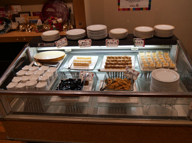 ケーキ類。<br /><br />パンナコッタやティラミスがあります。