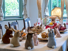 【お月見節句装飾】
ブラフ18番館：お月見を待ちこがれるうさぎたち（竹嶋美紀）