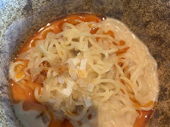 羽田には、キャセルのラウンジに担々麺があるので必らず訪問