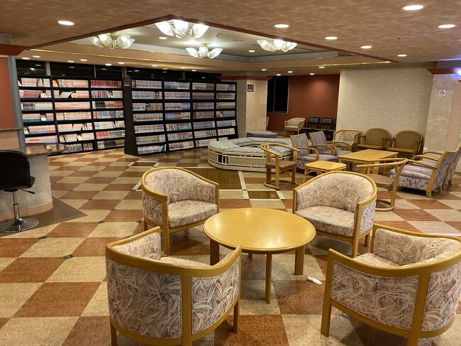 奥にマンガコーナー