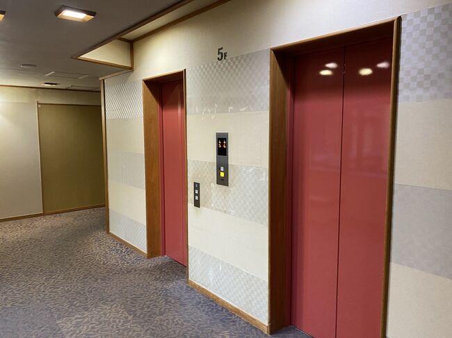 ３階に行きます。