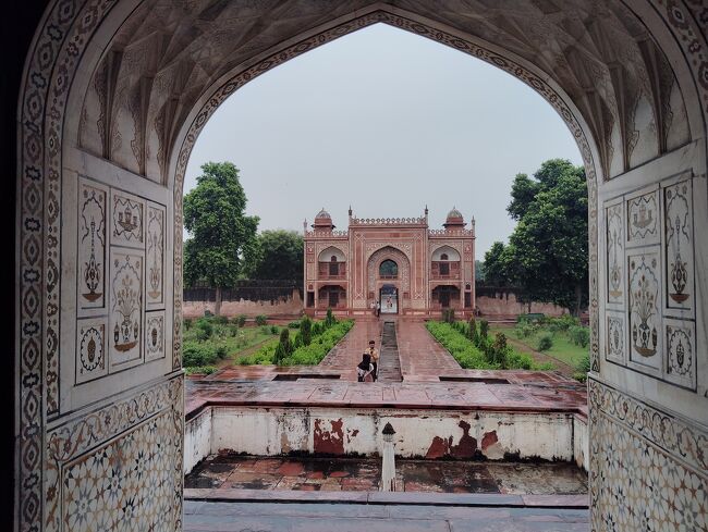 イティマド・ウッダウラ廟から。