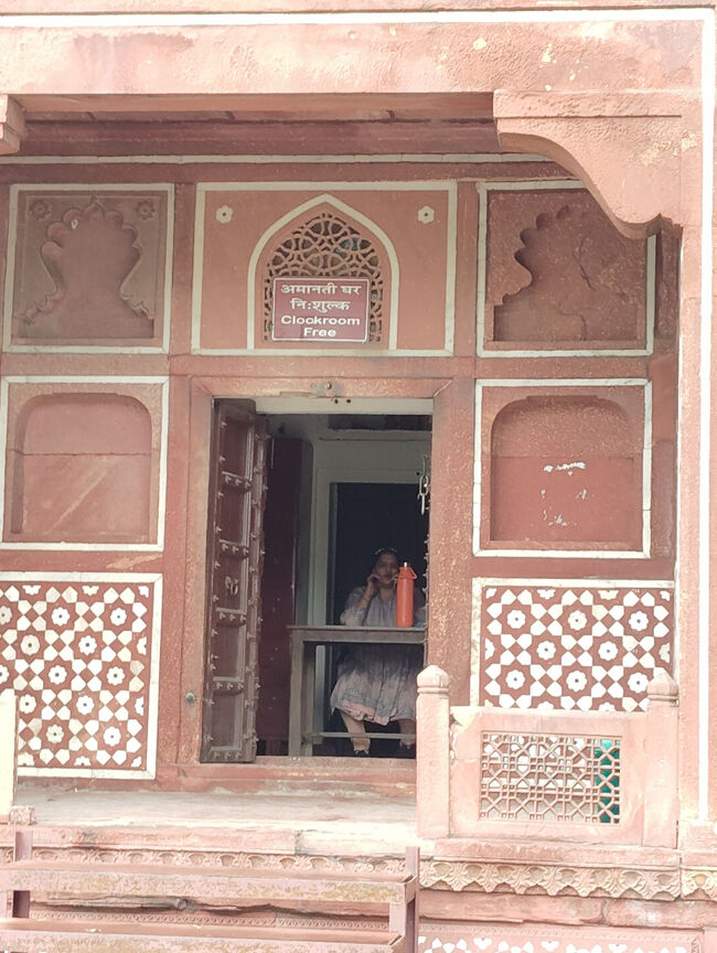 荷はここで無料で預ける。