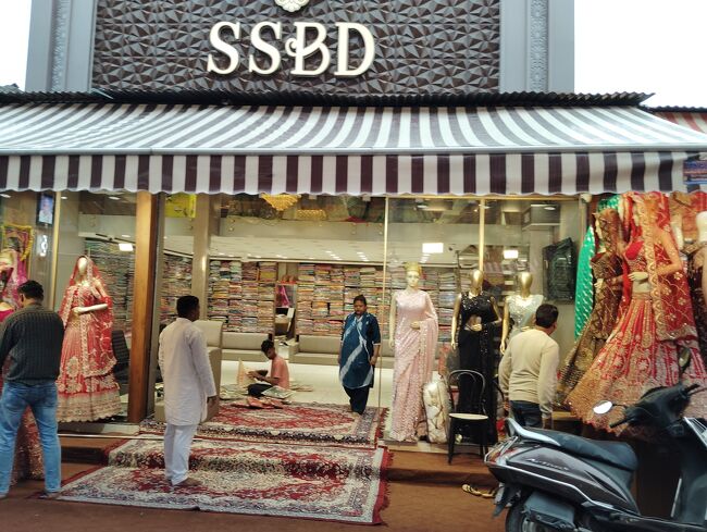 インドの衣裳店