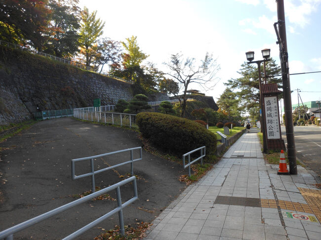 歩きながら、とろあえず盛岡城をめざしてました。<br />ここ、盛岡城です。