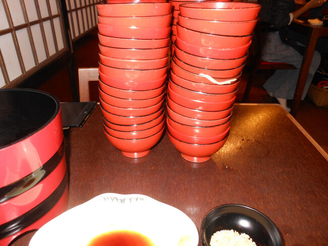 私は、60杯でストップしました。<br />もう一人の方は、100杯食べてました。<br />後から、おなかにずっしりきました。<br />お会計をすませ、次に福田パンへお土産のパン買いに行きます。<br />