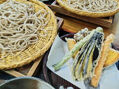 奥多摩へ檜原村の玄庵でお蕎麦
お蕎麦はしっかり歯ごたえ良く、天ぷらはサクサク。
美味しい～♡