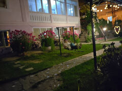 メスティアでは「House in Mestia」に宿泊しました。バスターミナルからも徒歩圏内で便利な立地でした。