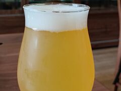 商工奨励館の中にガーデンカフェ栗林があります。
ちょっと休憩でクラフトビールをいただきました。