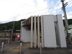 熊野市駅から2時間の滝原駅で途中下車しました。ここが伊勢神宮内宮の滝原宮の最寄り駅です。