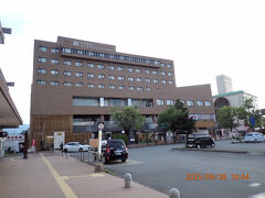 宿泊した「萩ロイヤルインテリジェントホテル」です。東萩駅から1分です。