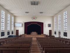 初日はまず、けいおんの聖地巡礼で、豊郷小学校旧校舎群へ。