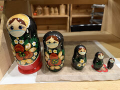 友人のパートナーが、ロシアの紅茶と蜂蜜、チョコレートでもてなしてくれました。ロシアの懐かしい味が嬉しい。

マトちゃんがコロナ禍でマスクをしていたのが可愛かったので、パチリ。