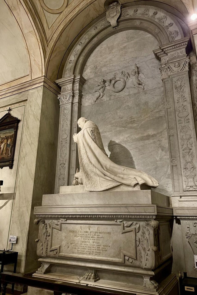 彫像が美しいです。