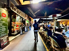 そのあとはパパがチャッピーで調べたでグレーブスストリートのカフェへ。