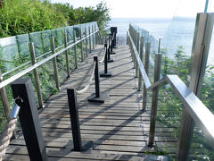 受付を終えるとエレベータに乗り下へ降ります
この奥がエレベータ乗り場
17時ごろだったので、待ち時間なしでした