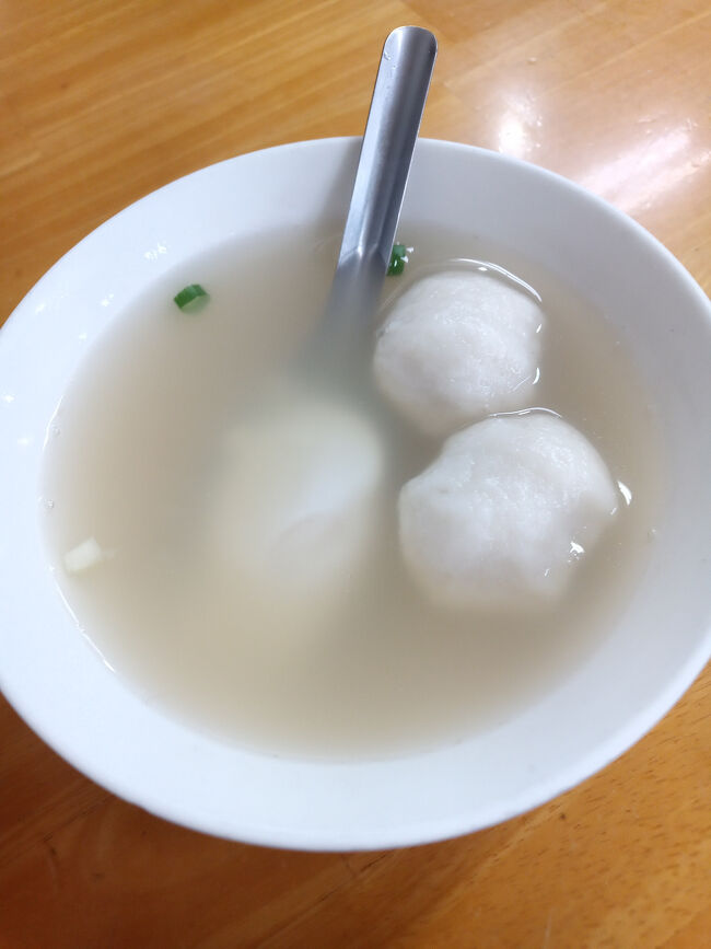 玉子魚丸スープってどんなんだろ？と注文。。。<br /><br /><br /><br />林家乾麺