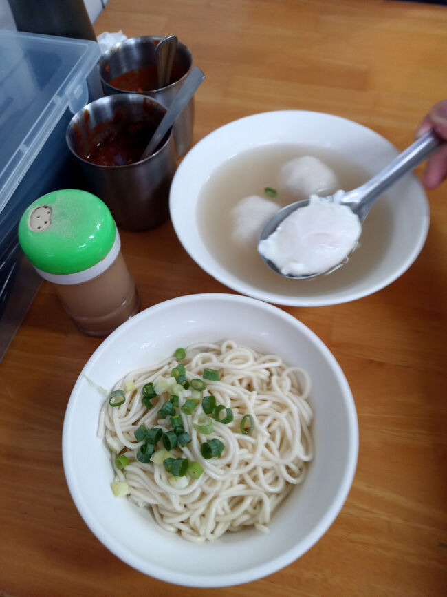 ポーチドエッグだった。。。<br />玉子料理では一番好きではないかも？。。。<br /><br /><br />林家乾麺