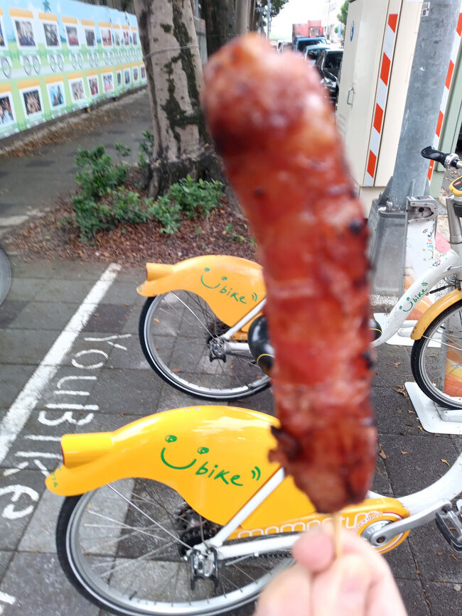 レンタサイクルを確保するためにポートの近くで食べる。。。