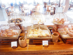 パン
たくさんありました