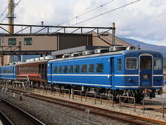途中の下今市駅で、SL列車「大樹」用の14系客車を捕捉しました。。