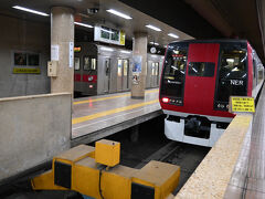 向い側2番線にはスノーモンキー号も到着していました。
豪華2大特急揃い踏み(⌒∇⌒)