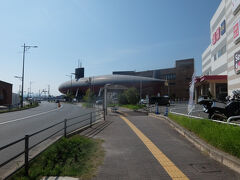 再びバスで駅方面に戻り、最後に向かうのはこちら。