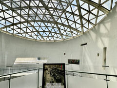 【原爆資料館】

ただ、「平和祈念像」の前で友人達と撮った自分の写真雨を嘗てどこかで見た覚えがあるので、小学校辺りの旅行でこの地に来ていた事は間違いない...

これまで「ボォーっと生きて来た」結果がこれである...我ながら全くもって情けない...とほほ...