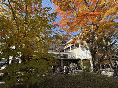 沢村で翌朝用のパンを買って…