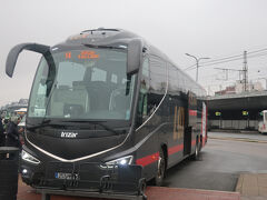 リガからタリンも同じLUXバスで。所要時間４時間。
デラックスシートの1人掛けでゆったり