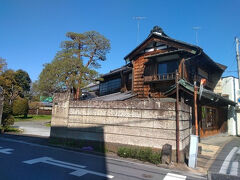 普通に街角にあるこちらのお宅も大正時代の建物だったりして
あちらこちらに古い建造物が建ち並んでいる
嘉右衛門町重要伝統的建造物群保存地区をあとにして