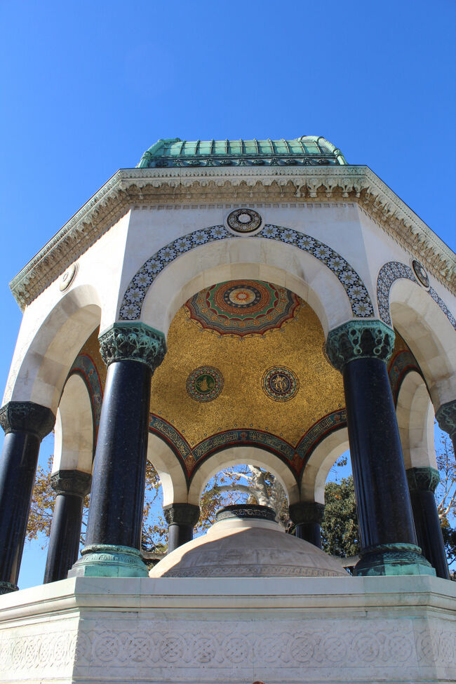 ネオ・ビザンティン様式の「ドイツの泉」