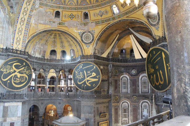 イスラムのカリグラフィー、読めないけど。