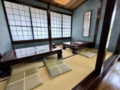 【山田屋の鰻】

中に入ると、非常に広く、沢山の客席があり、立派なこと、立派な事...