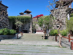 マヤサヌールホテル。
いかんせん西日がきつくて暑い…海側からの風が来ないのも暑くなる原因かと。